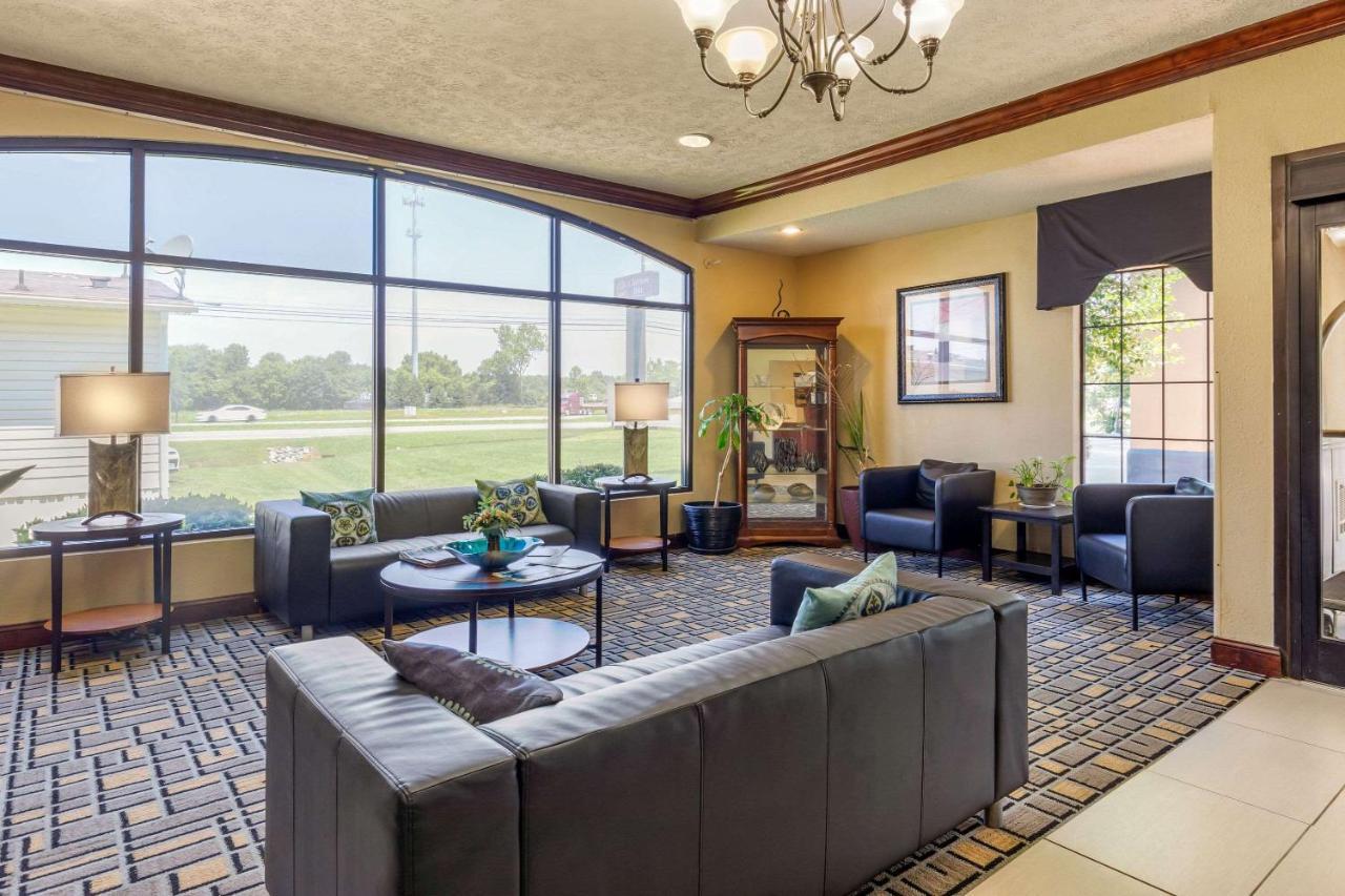 Clarion Pointe - Danville East 2*