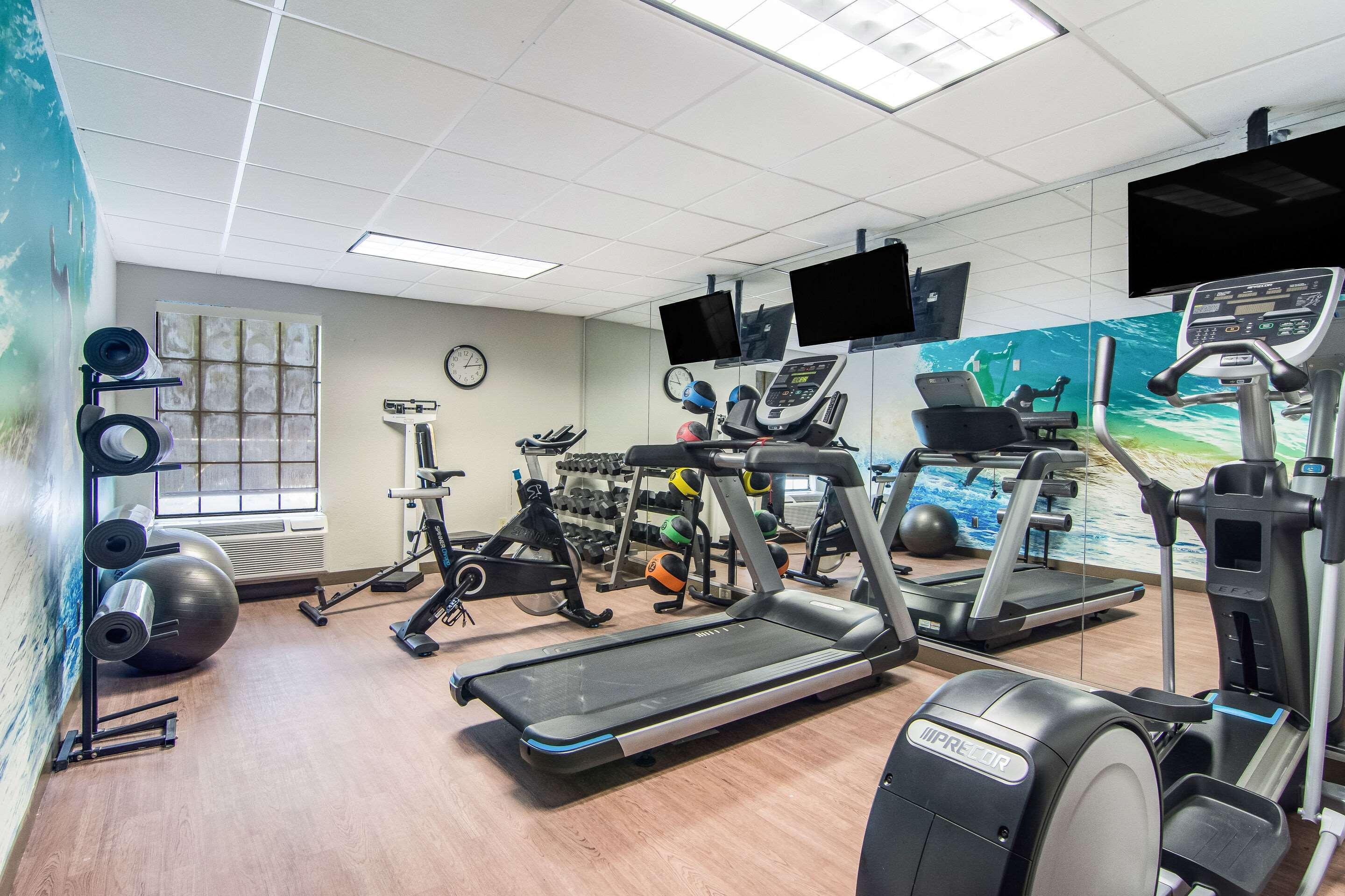 Hotel Clarion Pointe - Danville East South Boston