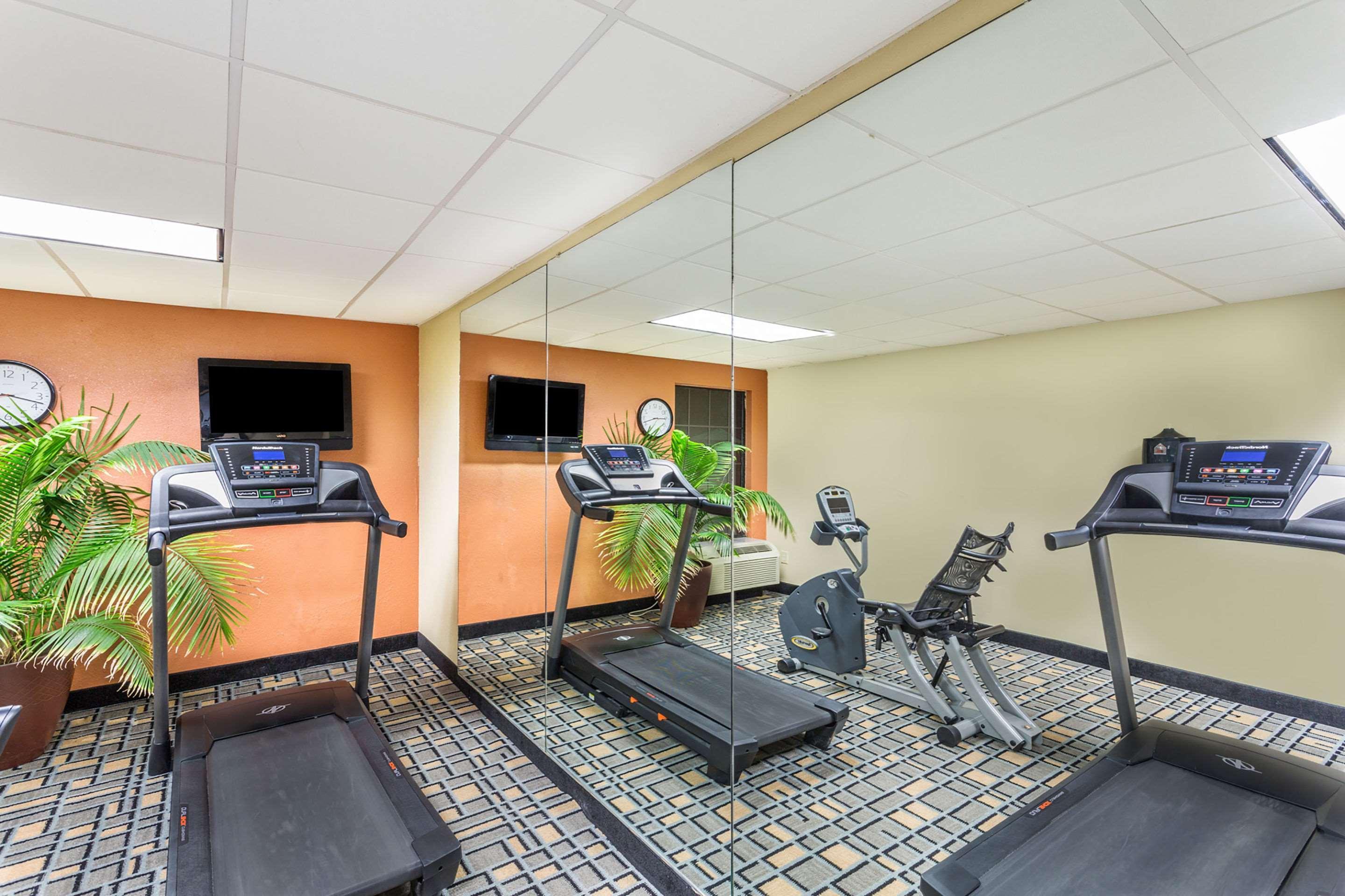 Hotel Clarion Pointe - Danville East