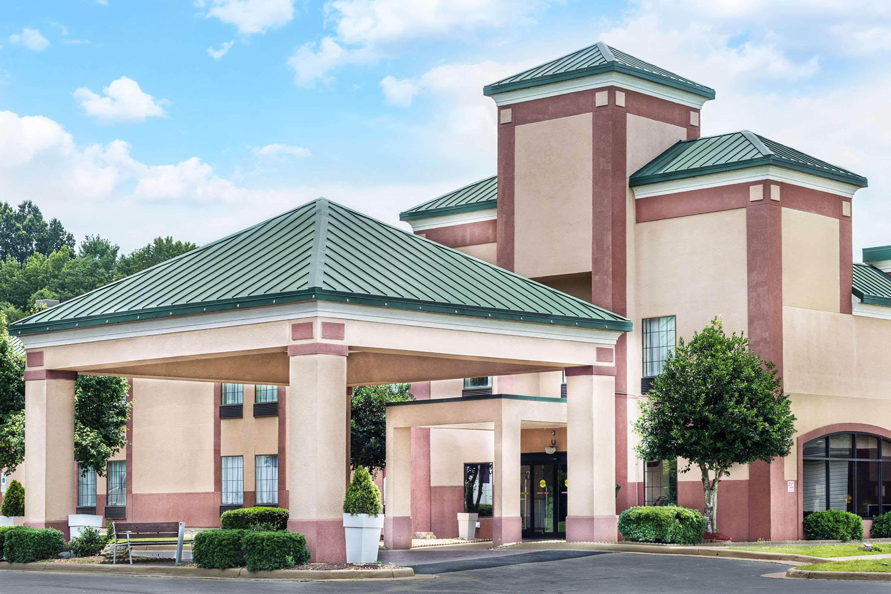 Hotel Clarion Pointe - Danville East 2*