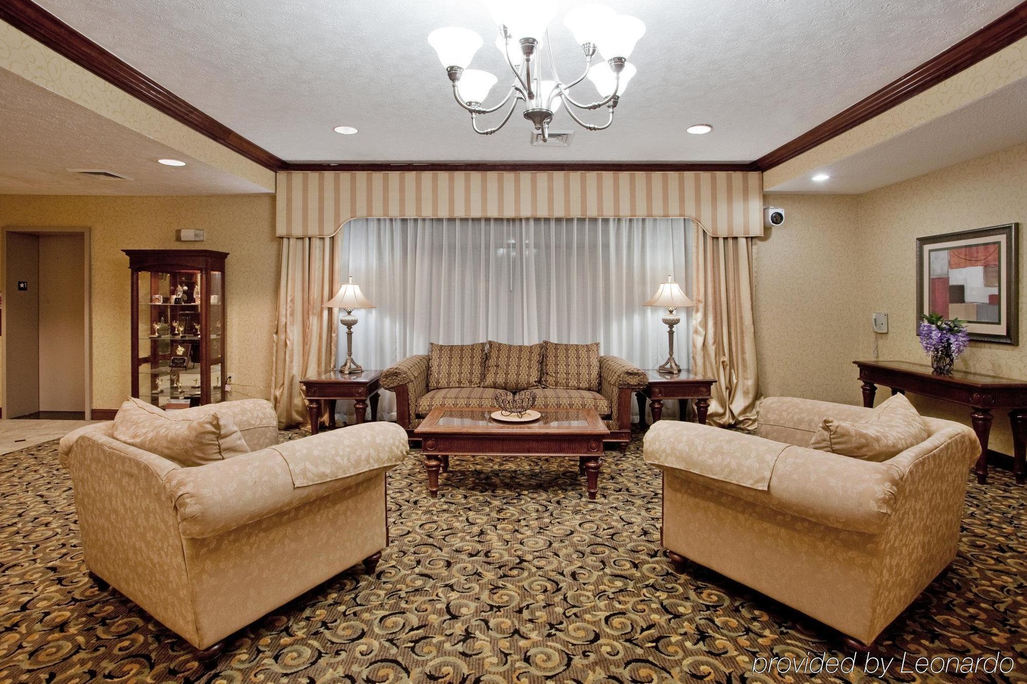 Clarion Pointe - Danville East Hotel 2*
